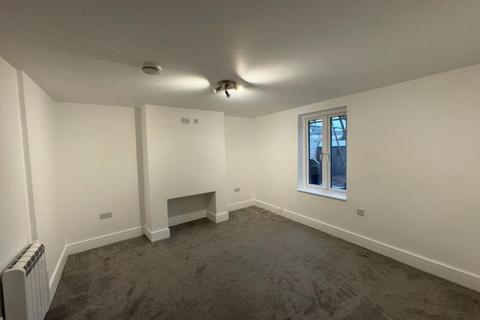 2 bedroom ground floor flat to rent, 18a St. Judes Road Englefield Green Egham