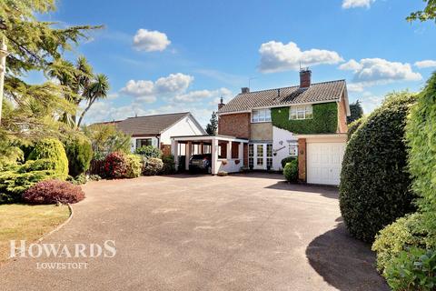 3 bedroom detached house for sale, Hall Lane, Lowestoft