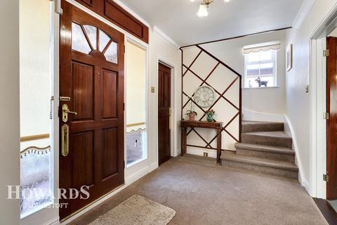 3 bedroom detached house for sale, Hall Lane, Lowestoft