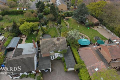 3 bedroom detached house for sale, Hall Lane, Lowestoft