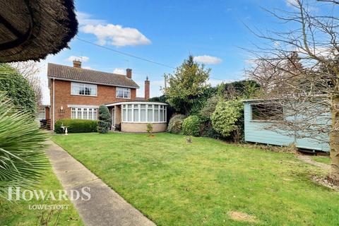 3 bedroom detached house for sale, Hall Lane, Lowestoft