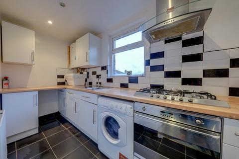 2 bedroom flat to rent, Como Road, Forest Hill, SE23