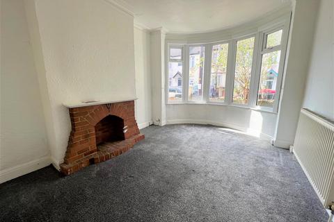 1 bedroom ground floor flat to rent, Beedell Avenue, Westcliff-On-Sea