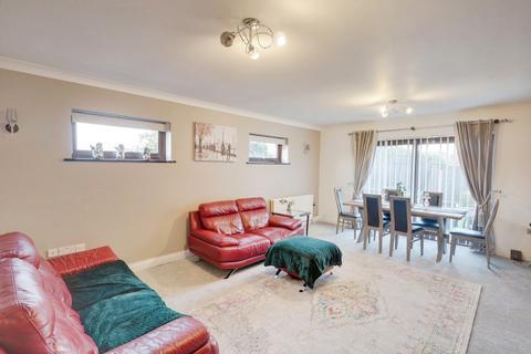 5 bedroom detached house for sale, Nevada Road, Canvey Island, SS8