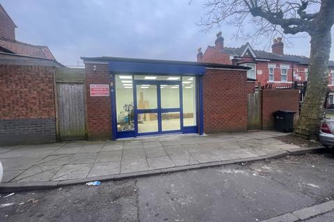 Shop to rent, Birmingham B21