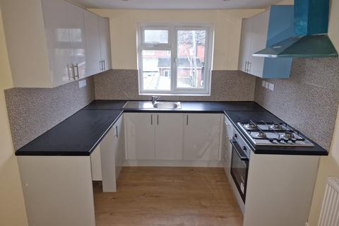 3 bedroom flat to rent, Leicester LE5