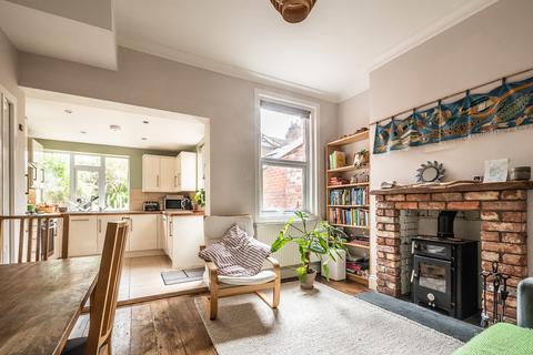 27 Cedars Road, Exeter, EX2 4NA