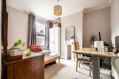 27 Cedars Road, Exeter, EX2 4NA