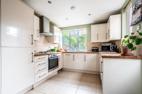 27 Cedars Road, Exeter, EX2 4NA