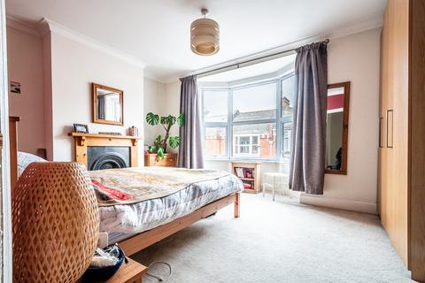 27 Cedars Road, Exeter, EX2 4NA