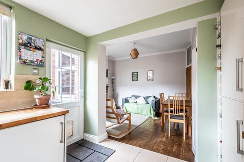 27 Cedars Road, Exeter, EX2 4NA