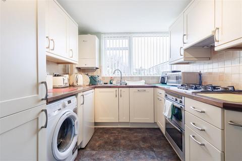 16 Highfield Green, Epping, CM16 5HB