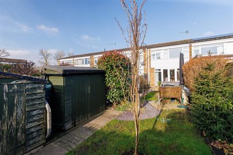 16 Highfield Green, Epping, CM16 5HB