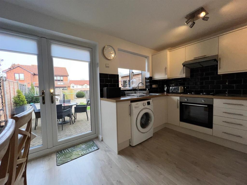 Kitchen area 2.jpg