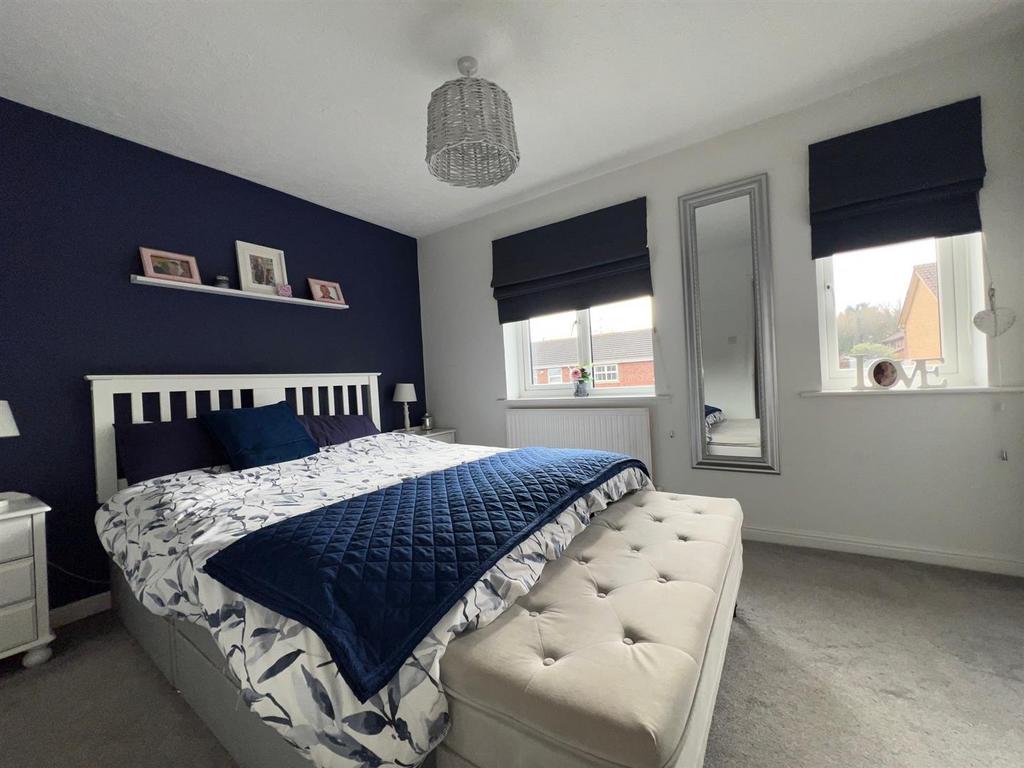 Bedroom 1.jpg