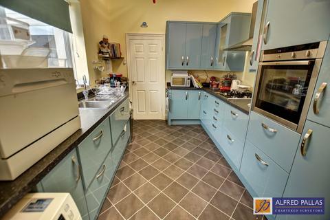 2 bedroom cottage for sale, Cardwell Street, Fulwell