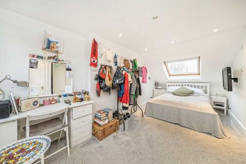 112 Elthorne Avenue, London, W7 2JW