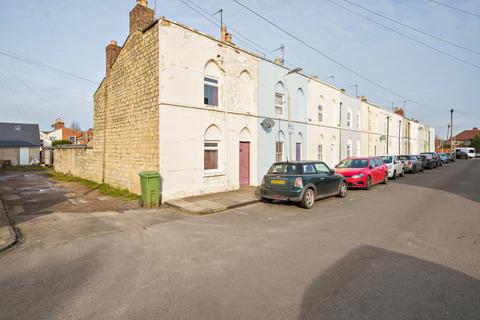 2 bedroom end of terrace house for sale, Queens Retreat, Gloucestershire GL51