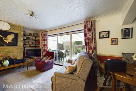 4 bedroom semi-detached bungalow for sale, Thorndale Close, Chatham ME5