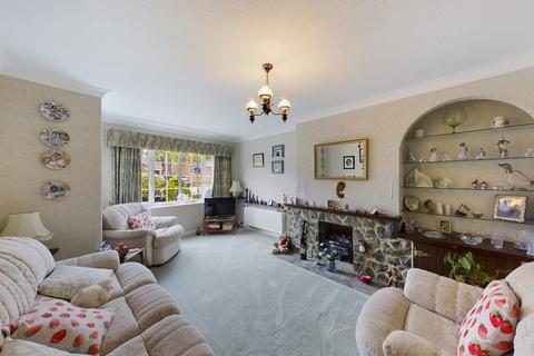 3 bedroom semi-detached house for sale, Surrenden Road , Folkestone