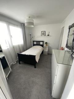 3 bedroom end of terrace house for sale, Borderside, Slough