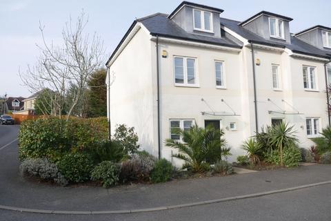 3 bedroom townhouse to rent, Park Close, Poole