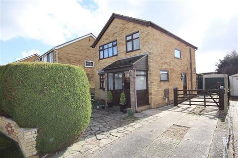 3 bedroom detached house for sale, Totlands Drive, Clacton on Sea