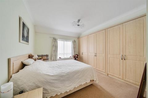 4 The Callanders, Bushey Heath, Bushey, WD23 1PU