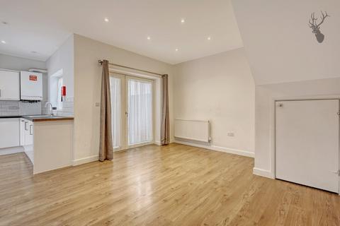 3 bedroom terraced house for sale, Chestnut Avenue, Forest Gate