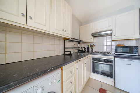 1 bedroom flat to rent, Courtfield Road, South Kensington, London, SW7