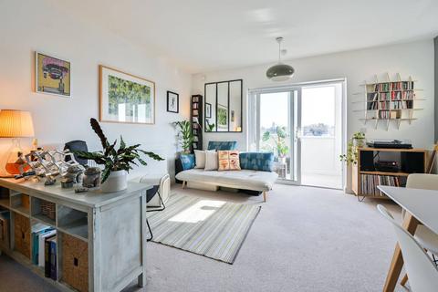 1 bedroom flat for sale, Mantle Road, Brockley, London, SE4