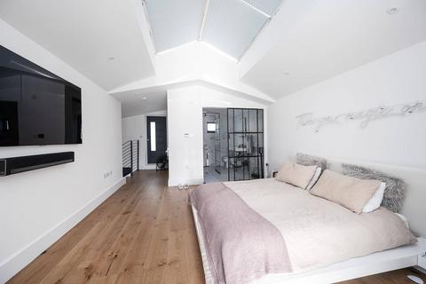 1 bedroom flat for sale, Rivington Street, Shoreditch, London, EC2A