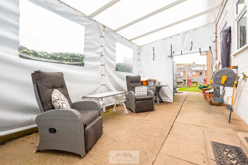 Outdoor seating 1.1