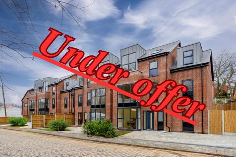 Priory, Salford, M7