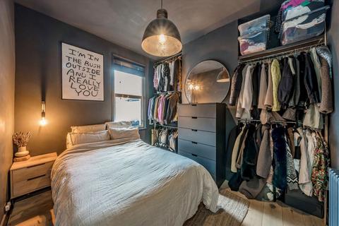 64 Graveney Road, London, SW17 0EH