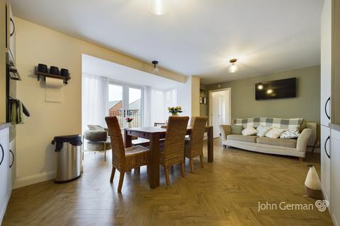 2 Kingstone Road, Uttoxeter, ST14 8WH