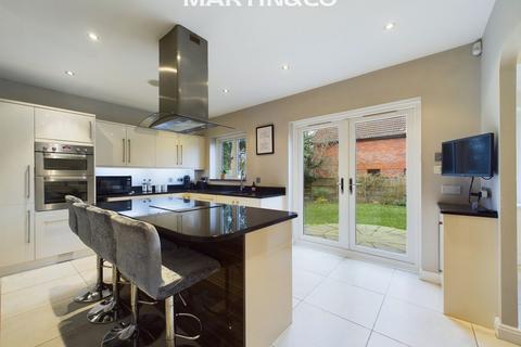 5 bedroom detached house for sale, Montague Close, Wokingham