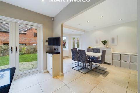 5 bedroom detached house for sale, Montague Close, Wokingham