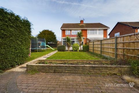 3 bedroom semi-detached house for sale, Carlton Crescent, East Leake