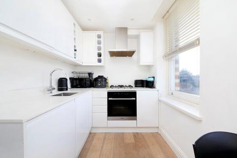 1 bedroom flat for sale, Chivalry Road, London