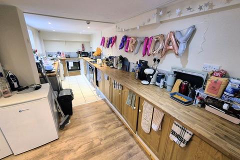 undefined, Headingley Mount, Leeds