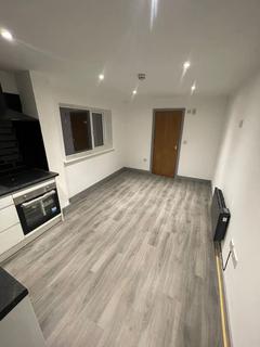 flat/apartment for rent in Milnrow Road, Shaw