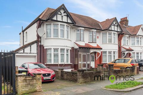 4 bedroom semi-detached house for sale, Norfolk Avenue, London