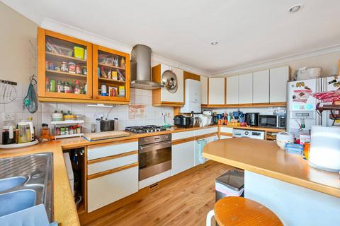 15 Louis Fields, Fairlands, Guildford, GU3 3JG
