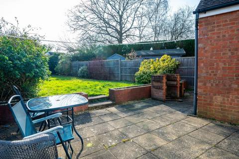 15 Louis Fields, Fairlands, Guildford, GU3 3JG