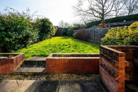 15 Louis Fields, Fairlands, Guildford, GU3 3JG