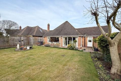 2 bedroom detached bungalow for sale, Irnham Road, Four Oaks, Sutton Coldfield, B74 2TP