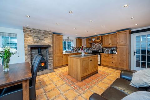 5 bedroom cottage for sale, Carnation Cottage with Integral Annex, Five Mile Lane, Washingborough