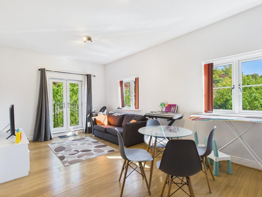 Living Room / Dining