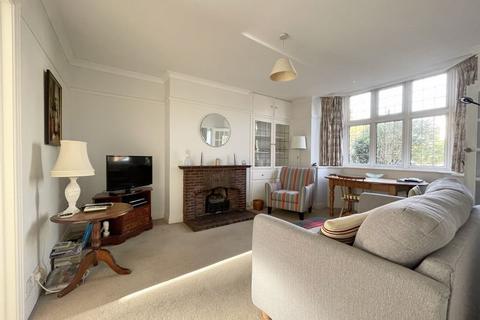 2 bedroom maisonette for sale, Albany Crescent, Esher